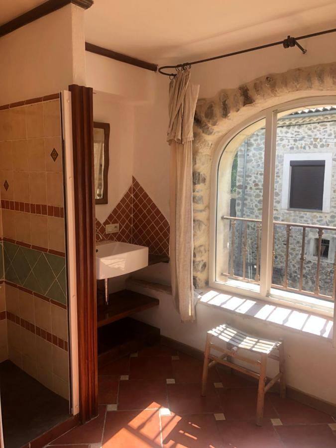 Gite De Groupe 9Ch Ou 3 Gites Independants De 3Ch - Patio Et Piscine Interieure Chauffee Toute L'Annee Vallon-Pont-dʼArc Dış mekan fotoğraf