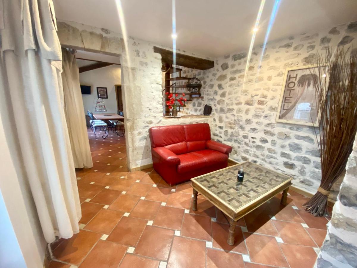Gite De Groupe 9Ch Ou 3 Gites Independants De 3Ch - Patio Et Piscine Interieure Chauffee Toute L'Annee Vallon-Pont-dʼArc Dış mekan fotoğraf