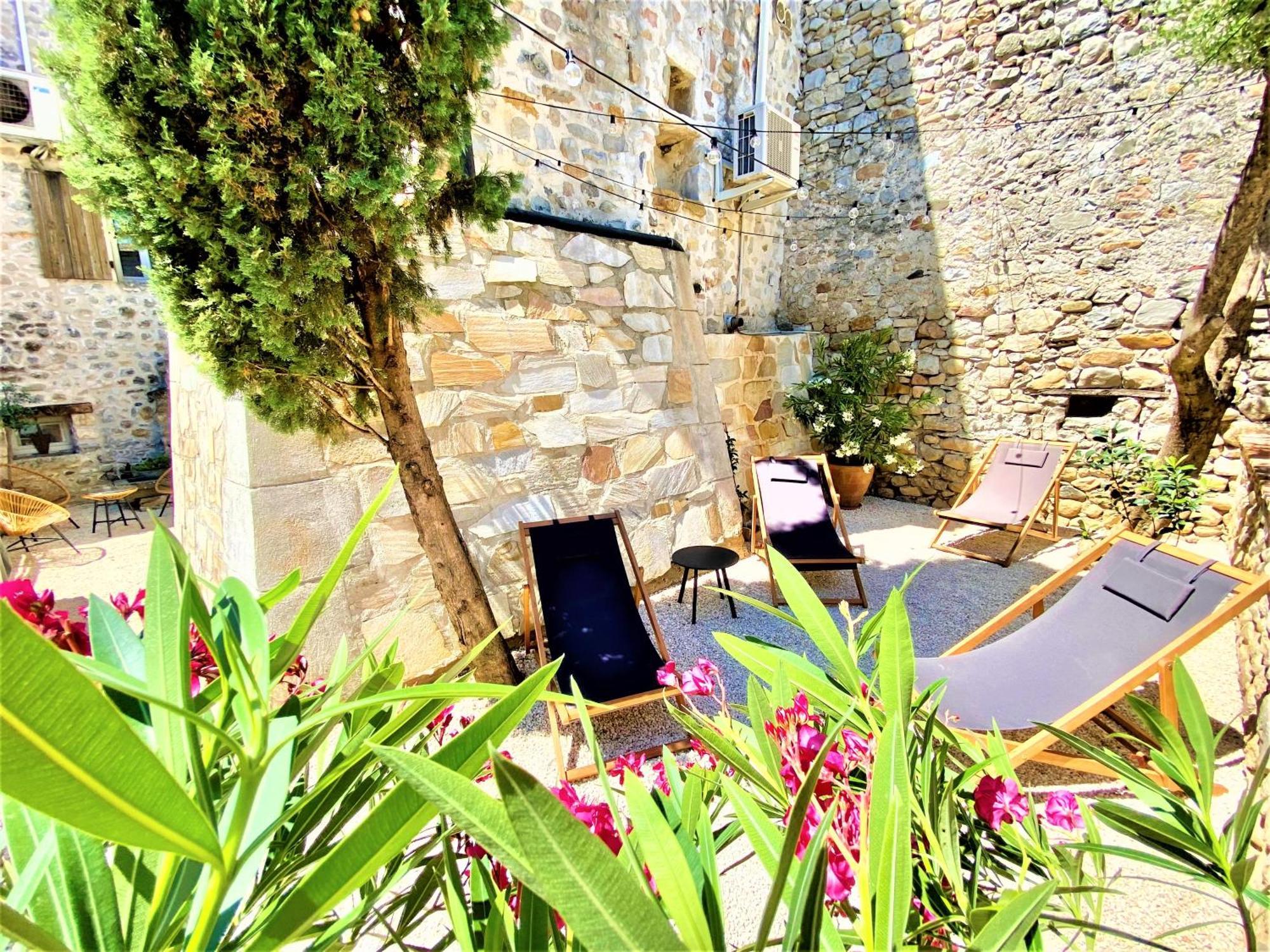 Gite De Groupe 9Ch Ou 3 Gites Independants De 3Ch - Patio Et Piscine Interieure Chauffee Toute L'Annee Vallon-Pont-dʼArc Dış mekan fotoğraf
